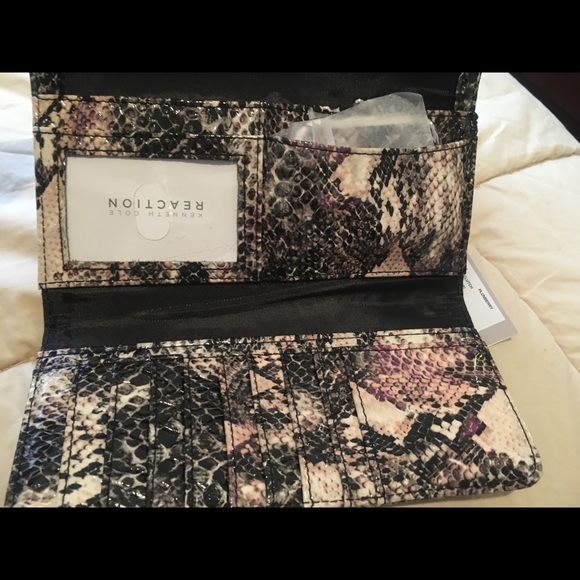 Kenneth Cole Reaction Elongated Clutch - Picture 3 of 7